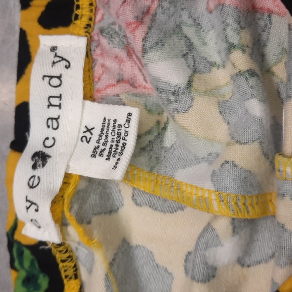 Eyecandy yellow cheetah with red roses size 2 X leggings - Picture 6 of 7